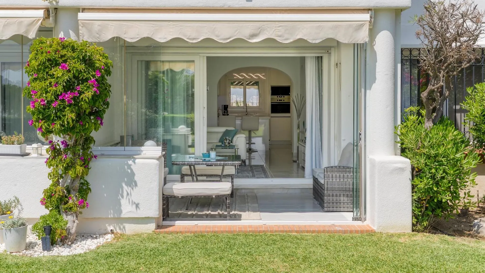 Elegant Apartment In Miraflores La Cala De Mijas